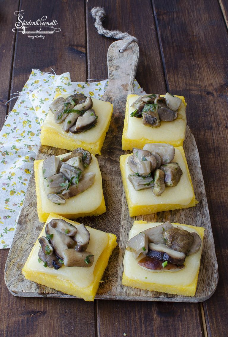 CROSTINI DI POLENTA Formaggio E Funghi (Antipasto In 30 Minuti)