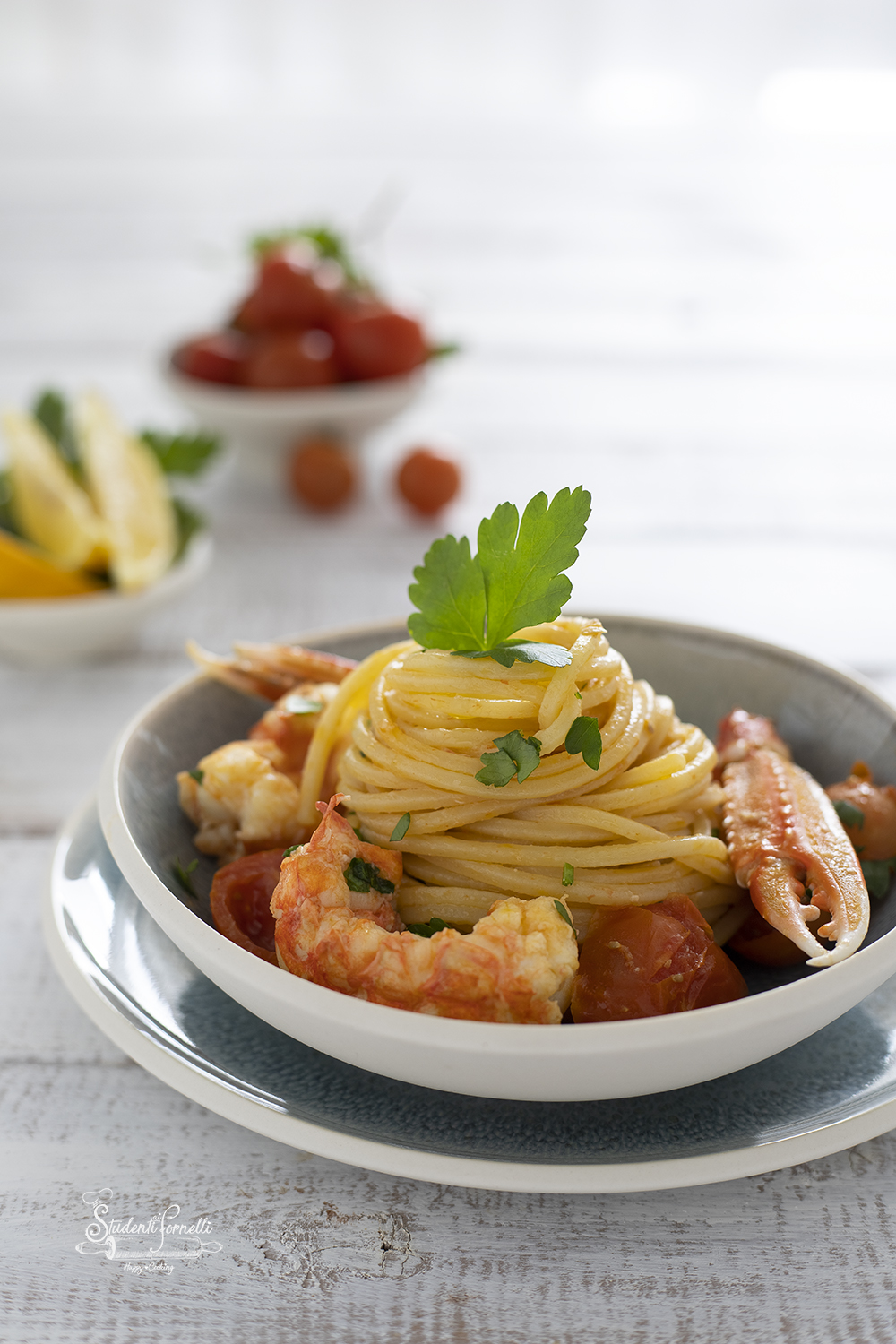 SPAGHETTI AGLI SCAMPI E POMODORINI (Ricetta Pasta Cremosa)