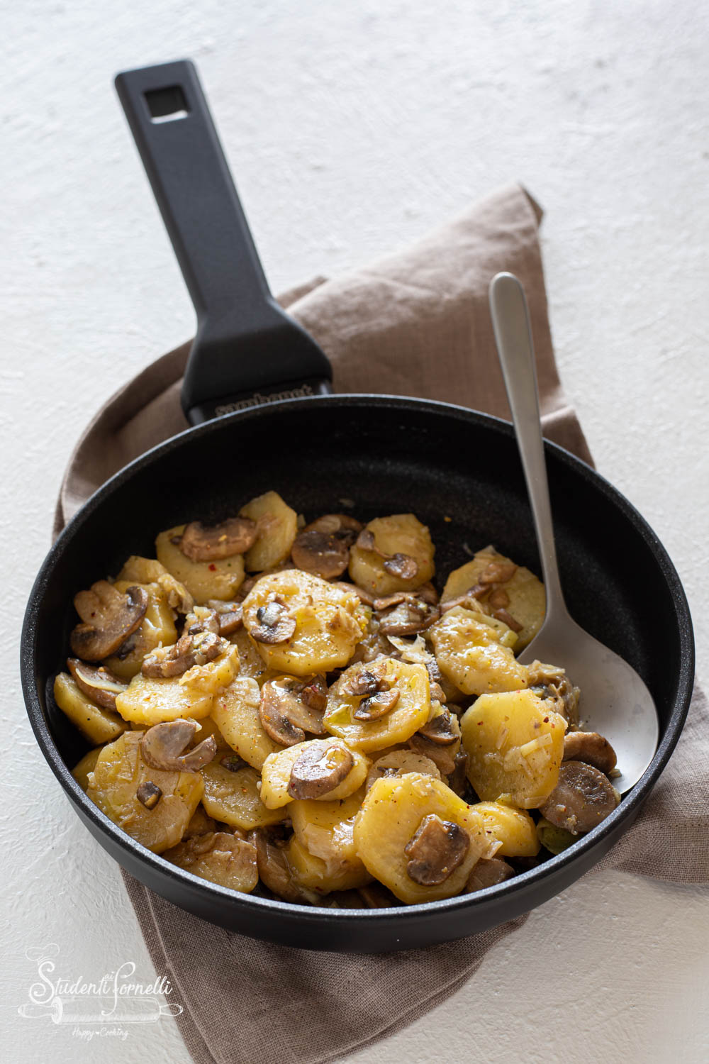 patate con funghi in padella ricetta-8749