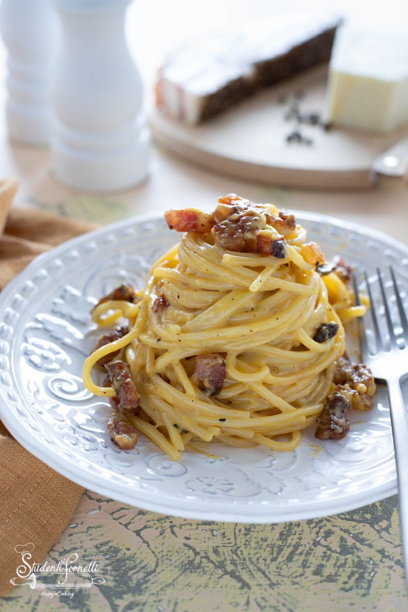 spaghetti alla carbonara romara ricetta-2773