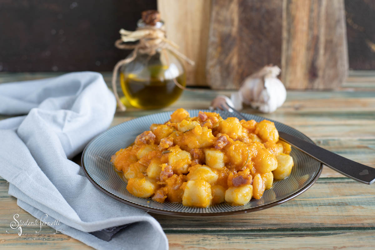 Gnocchi Con Crema Di Zucca E Pancetta Ricetta Primo Veloce 