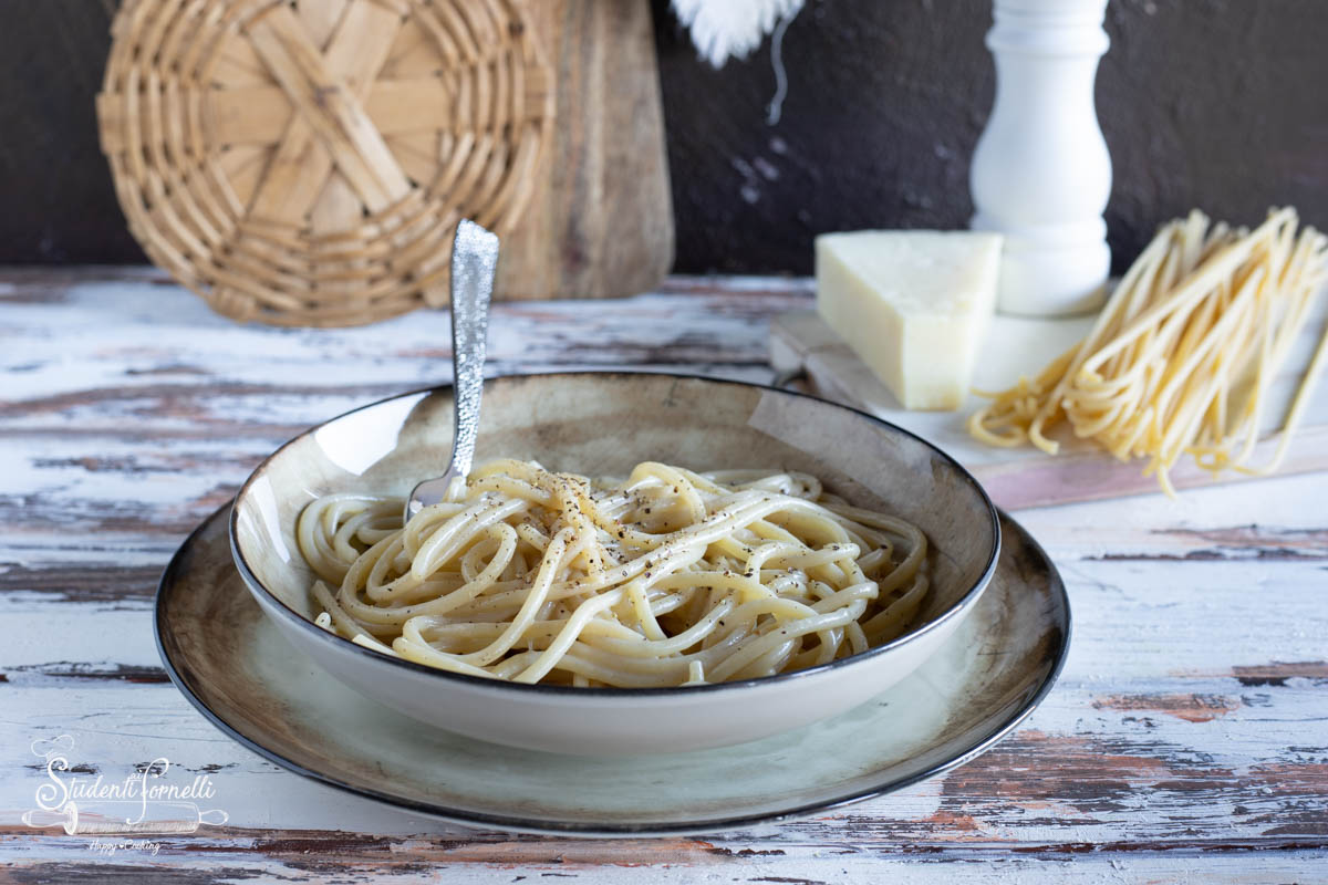 PICI CACIO E PEPE Ricetta Tradizionale di Siena