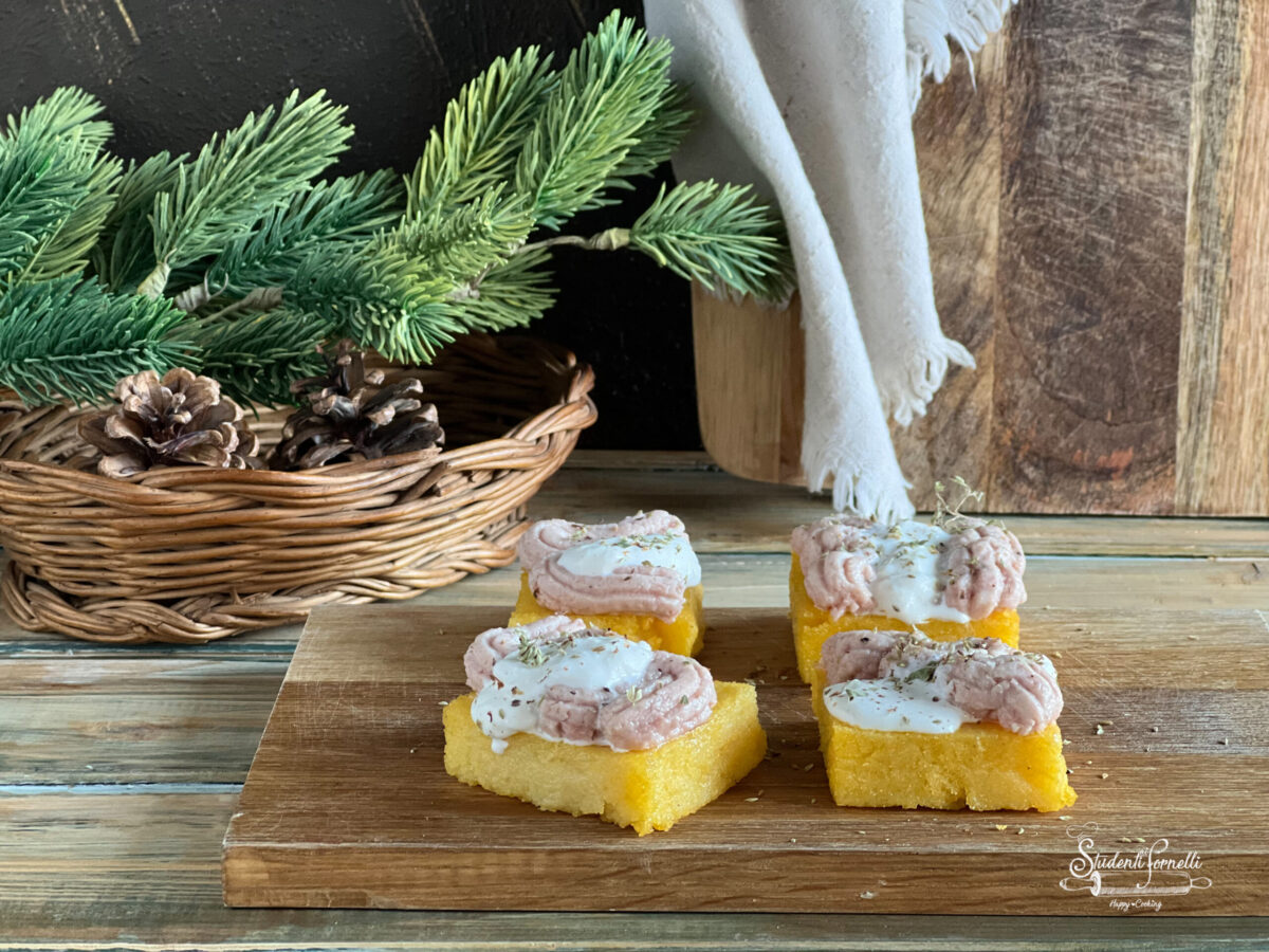 crostini di polenta con mousse di mortadella ricetta