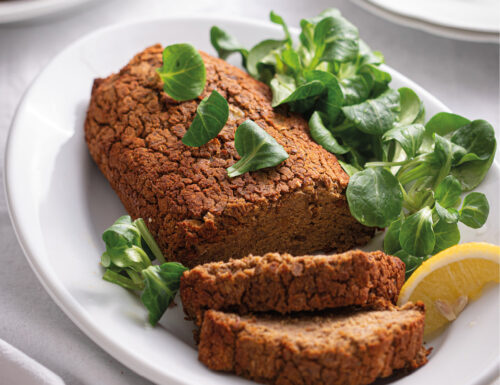 POLPETTONE VEGAN DI LENTICCHIE CON PATATE AL FORNO