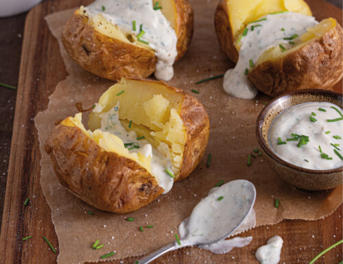 Jacket Potatoes: PATATE RIPIENE CON SALSA ALLO YOGURT