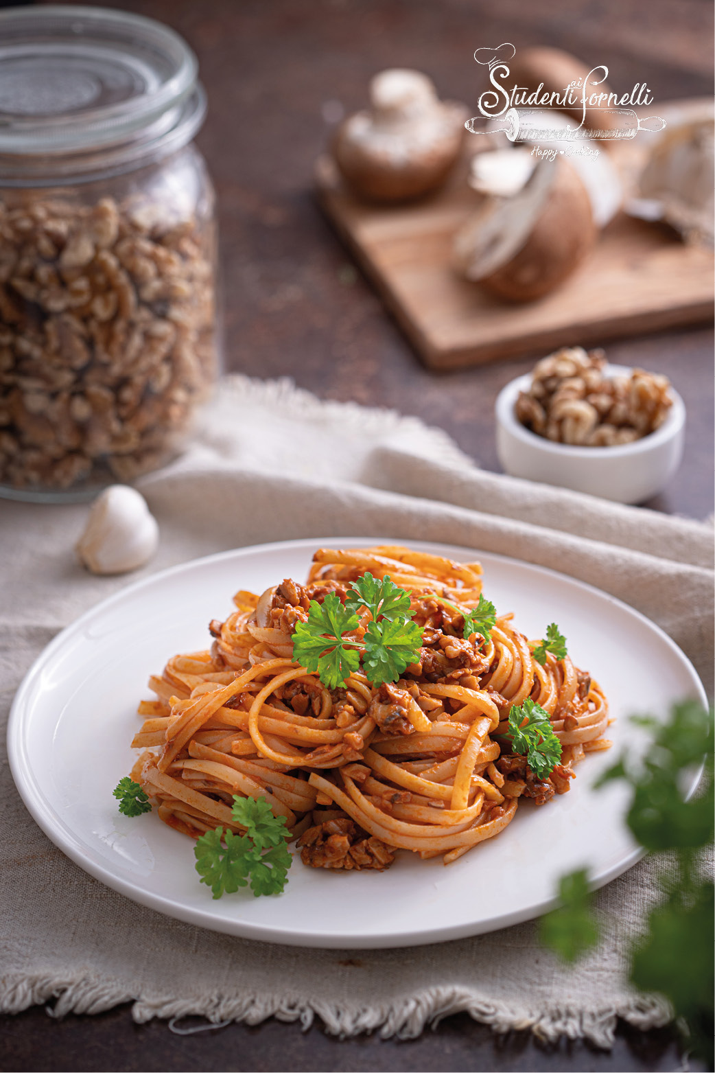 pasta con ragù di funghi e noci ricetta