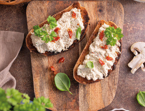 CROSTINI CON CREMA DI TOFU E FUNGHI