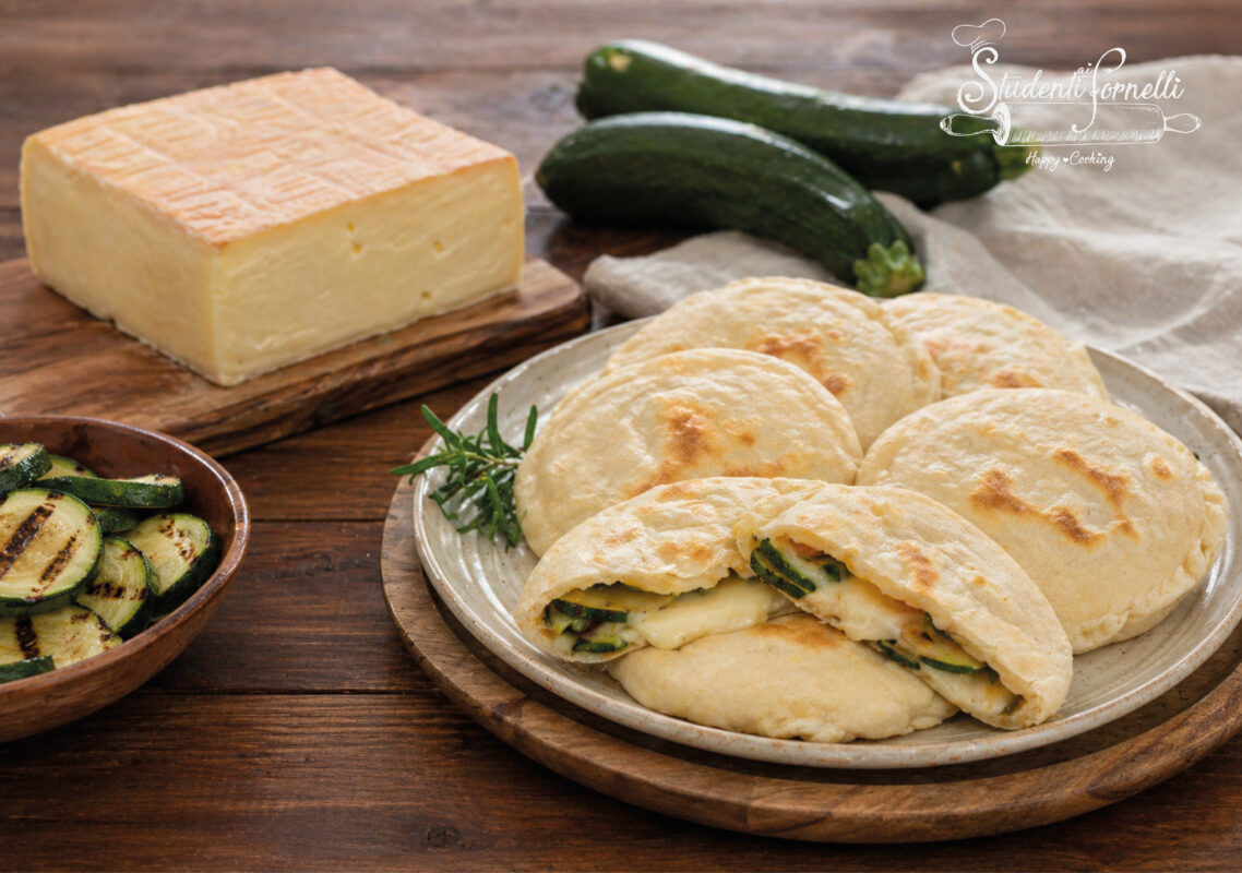 FOCACCINE CON ZUCCHINE COTTE IN PADELLA