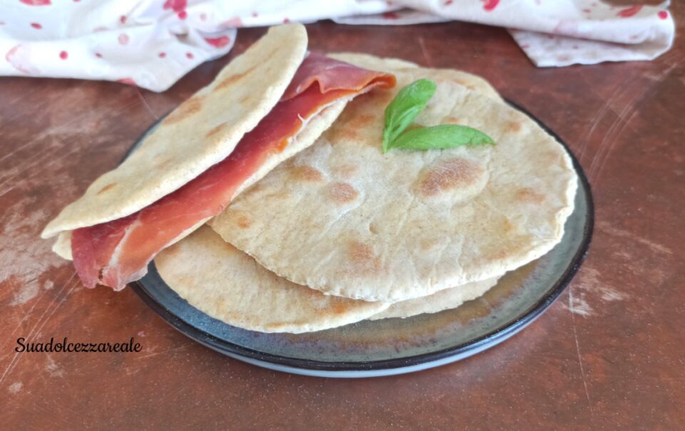 come fare le focaccine senza lievito allo yogurt greco