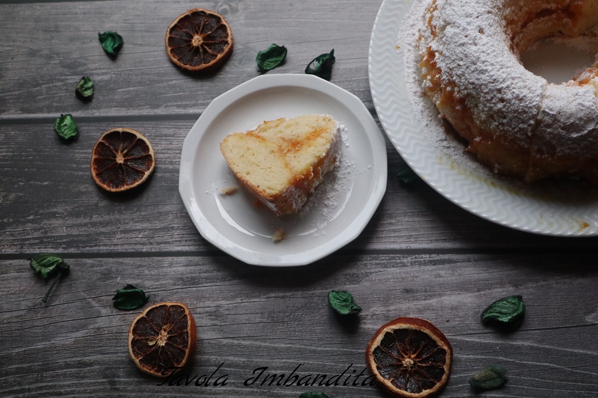 Ciambella allo yogurt e marmellata di arance