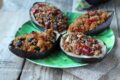 Melanzane ripiene al forno: due varianti con quinoa e grano saraceno