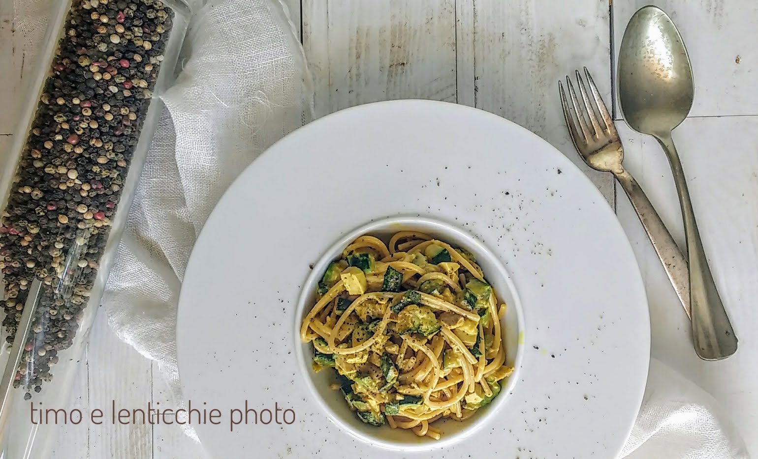 Carbonara vegana di zucchine