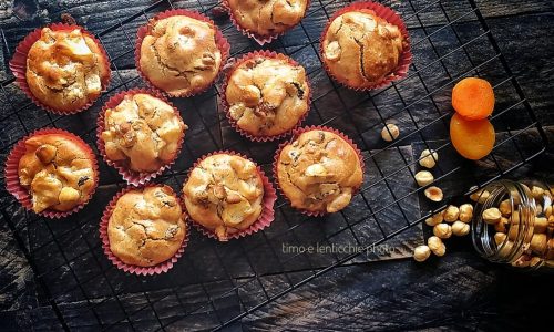 Muffin dolci con frutta secca