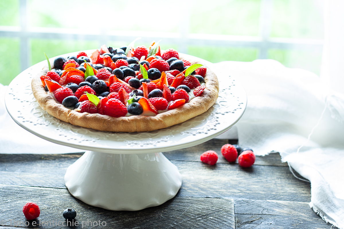 Crostata crema e frutti di bosco 0