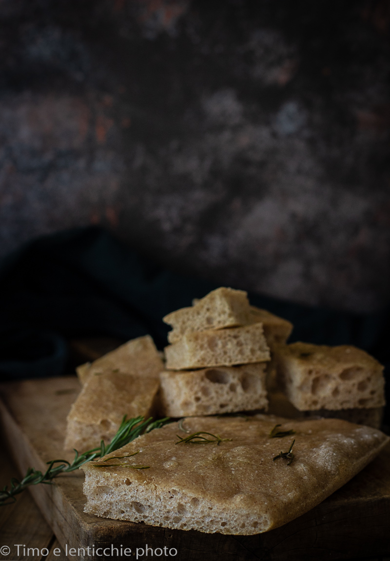 Focaccia semplice con lievito madre