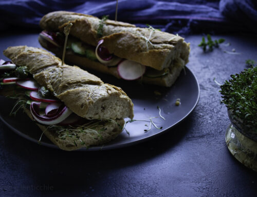 Baguette farcita sandwich con verdure