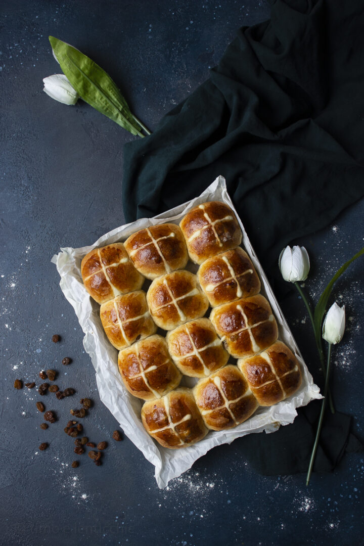 Hot cross buns