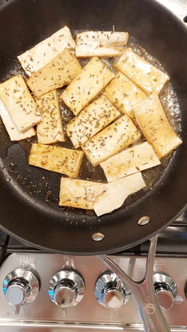 aggiungi il timo al tofu