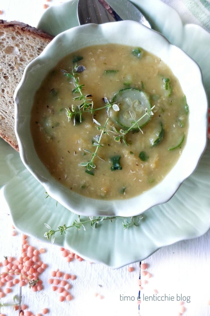 Zuppa tiepida lenticchie e zucchine