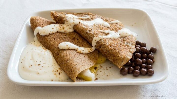 crepes di grano saraceno all'ananas