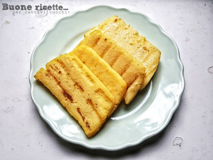 Crostini di polenta ripassati in padella