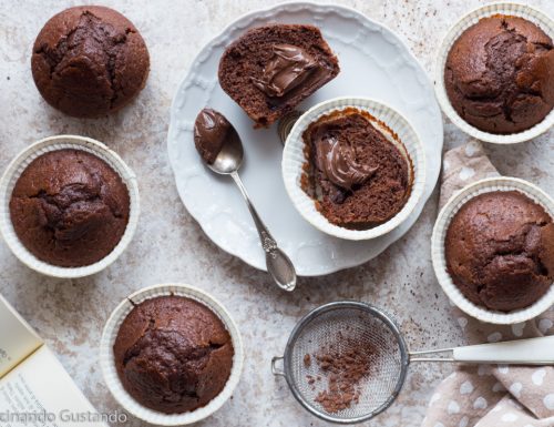 Muffin al cioccolato con cuore morbido