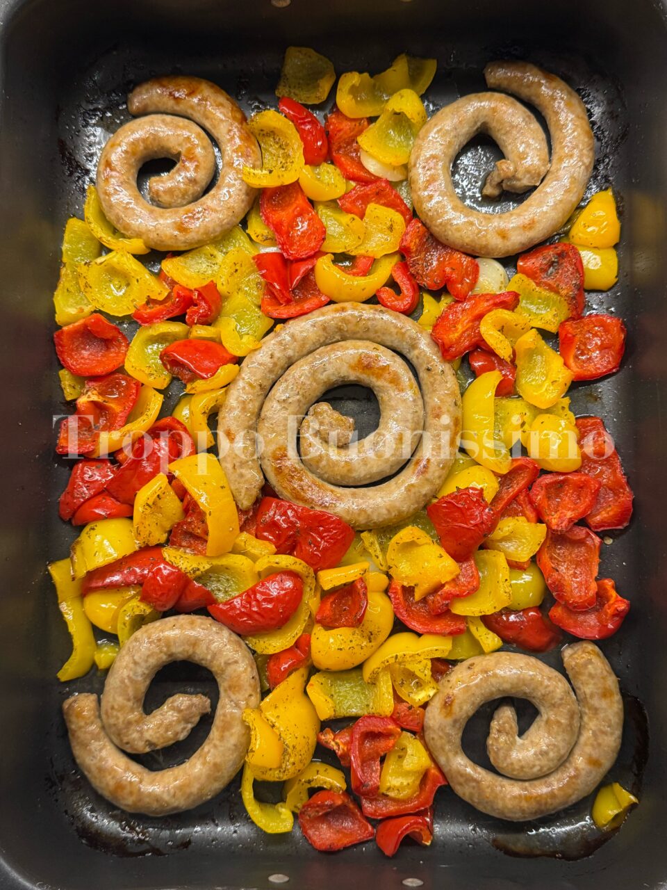 Salsiccia e peperoni al forno