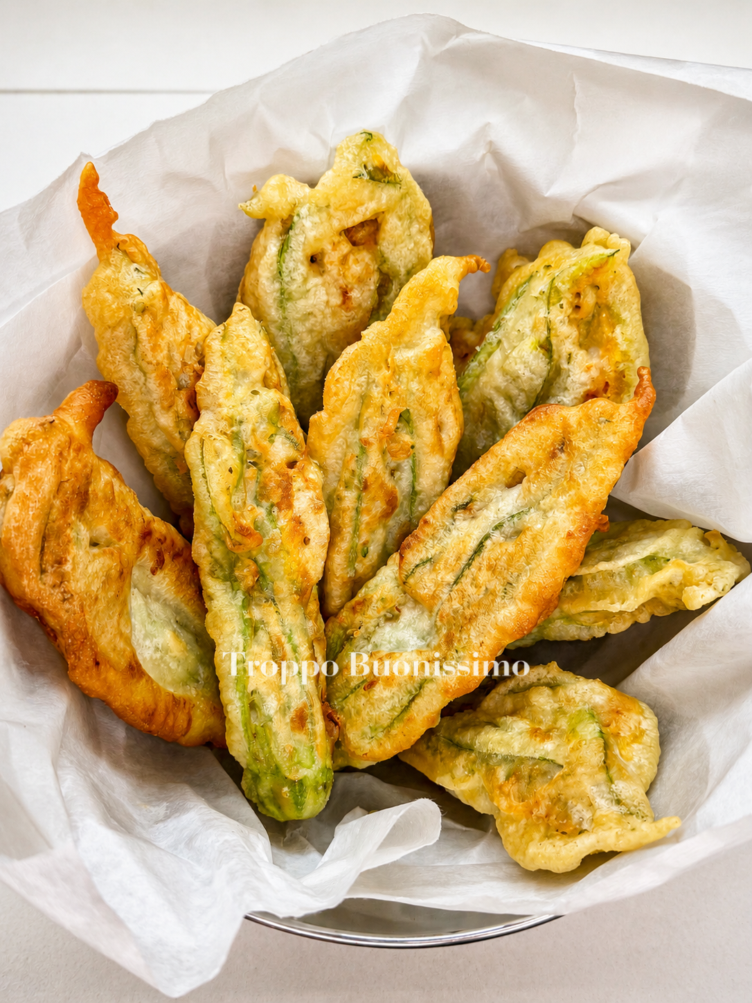 fiori di zucca in pastella, fritti, croccanti