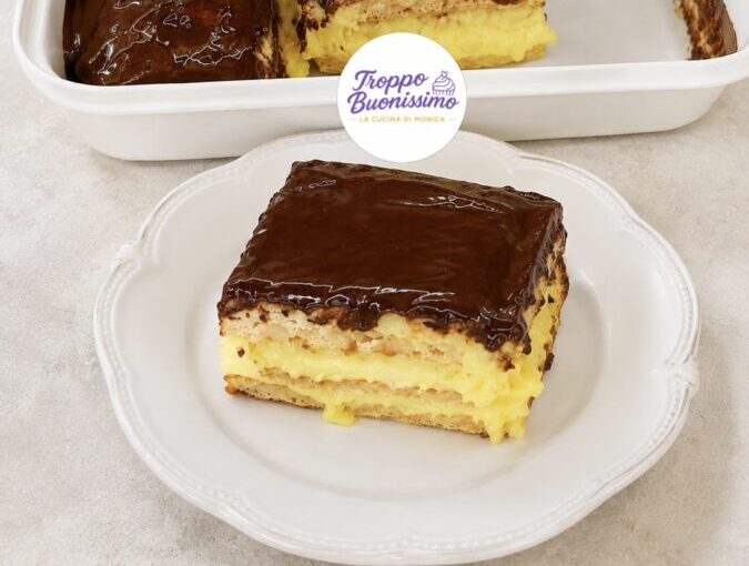 orta fredda ai biscotti Petit con crema pasticcera e copertura al cioccolato fondente