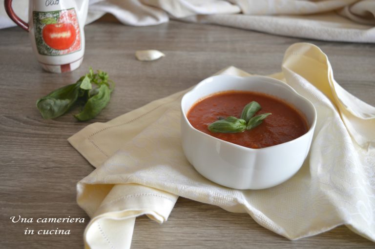 Sugo ai pomodori pelati ricetta facile Una cameriera in cucina Sugo ai pomodori pelati ricetta facile Una cameriera in cucina