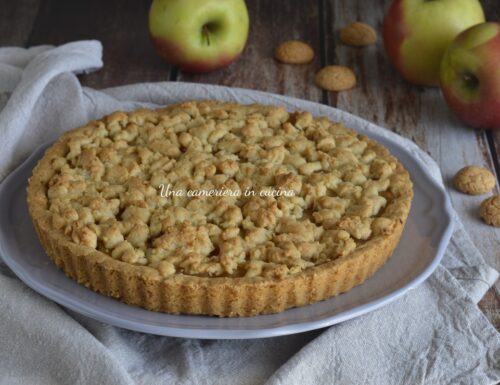 Sbrisolona con mele e amaretti
