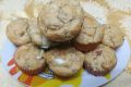 Muffin salati con farina integrale, salumi e cuore di mozzarella
