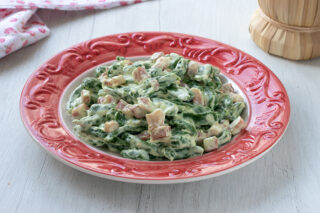 Spatzle verdi con panna e pancetta