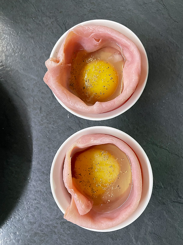Uovo al prosciutto nel pirottino in friggitrice ad aria - Una mamma che  cucina