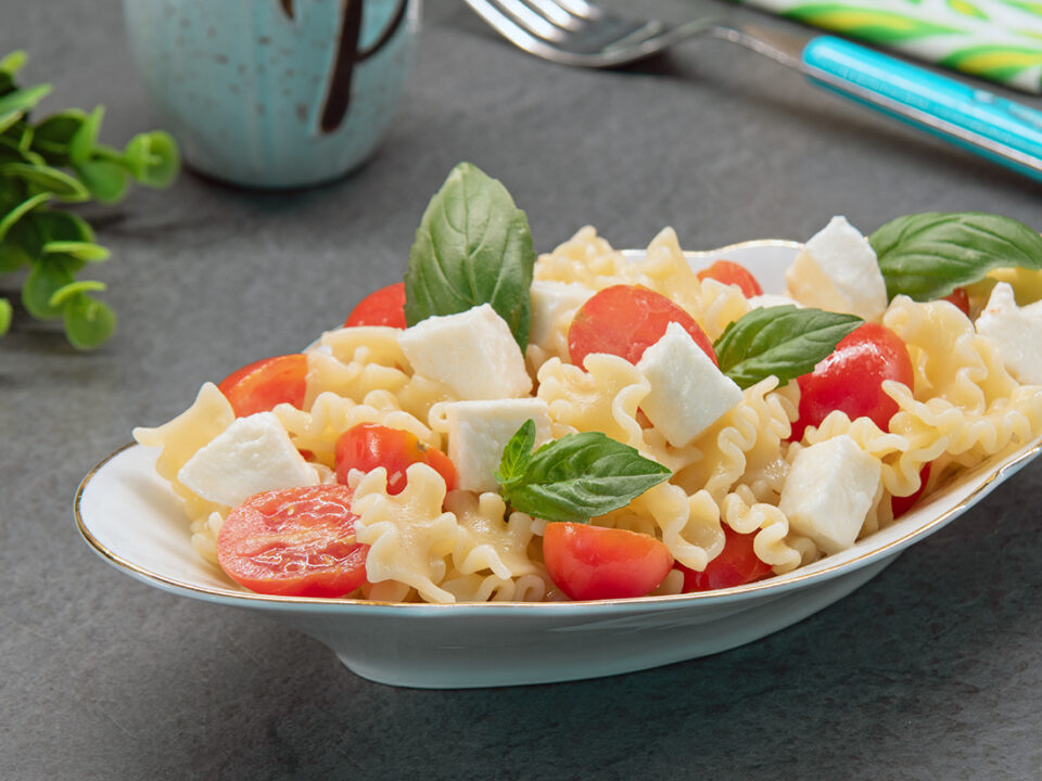 Insalata di pasta caprese