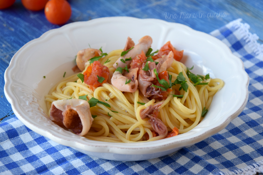 Spaghetti ai calamari | una Manu in cucina