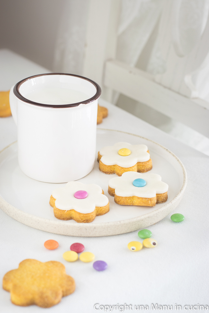 Biscotti al burro decorati con pasta di zucchero - Una Manu in cucina