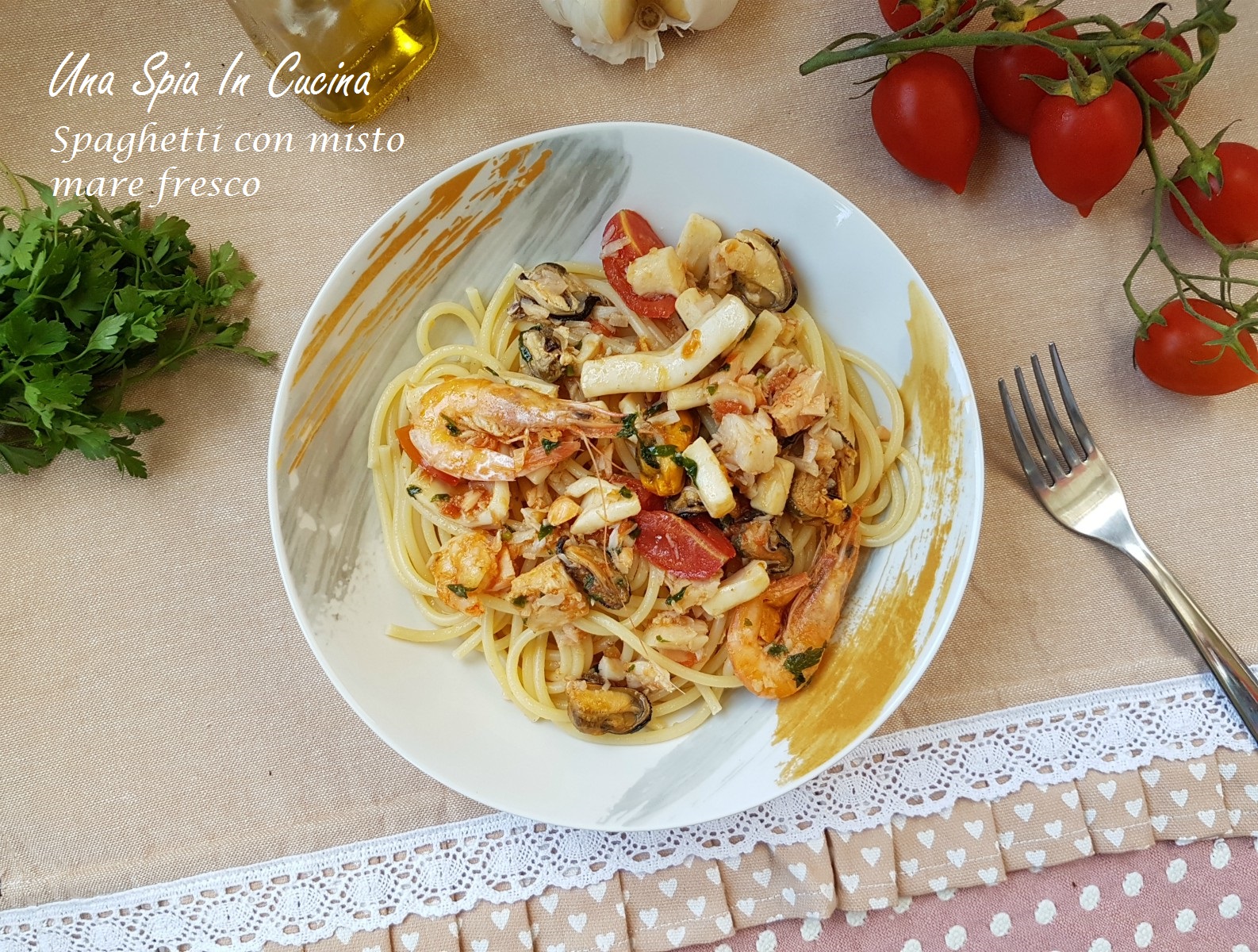 Spaghetti con misto mare fresco ricchi e saporiti - Una ...