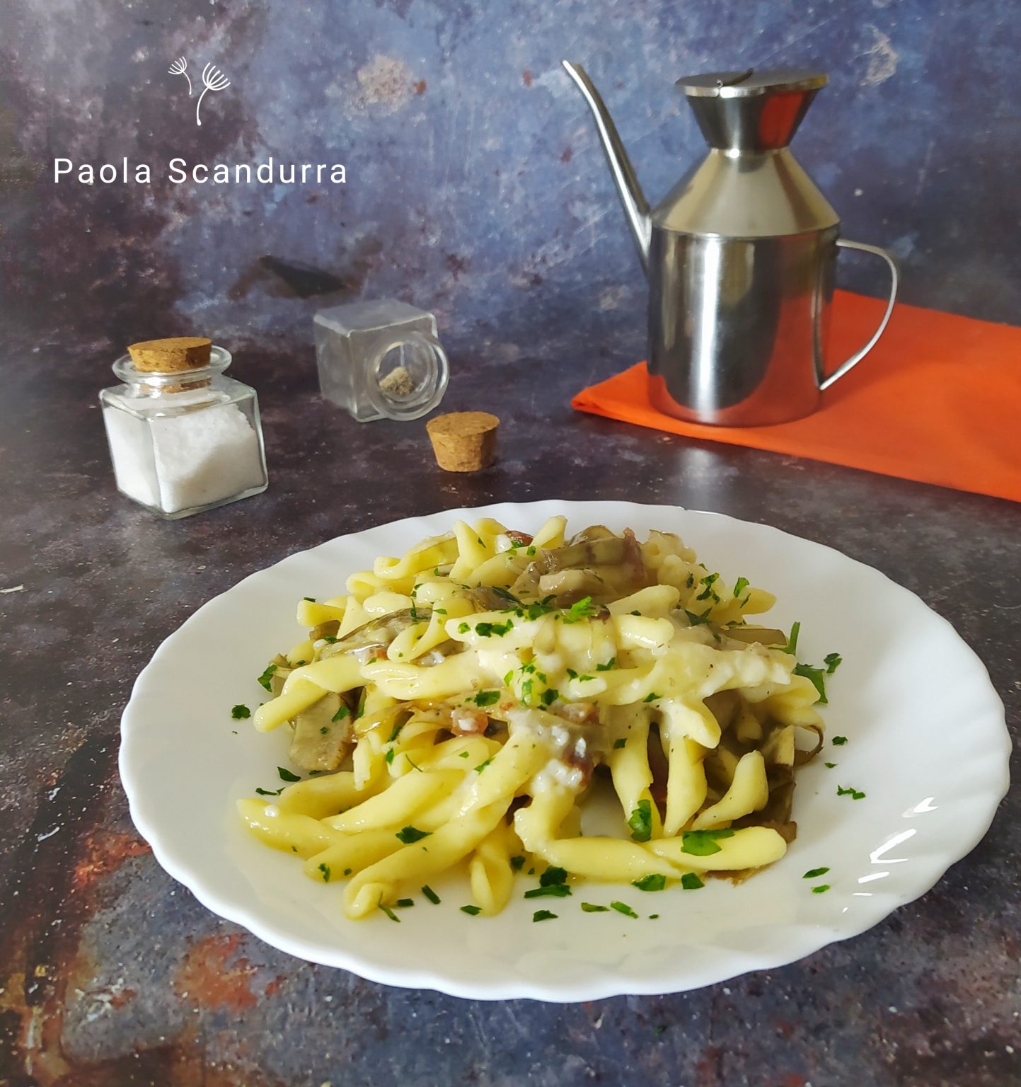 Pasta con crema di pecorino e carciofi, piatto semplice e gustoso