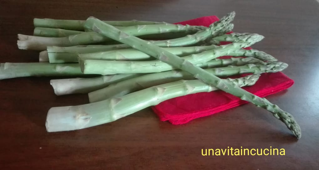 Tagliatelle con asparagi