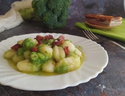 Gnocchi con pesto di broccoli e pancetta