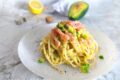 Spaghetti con salmone e avocado