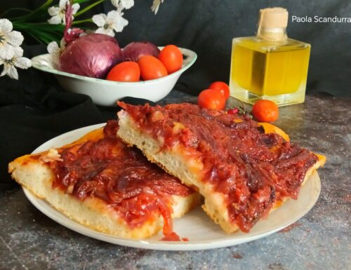 Pizza con cipolle