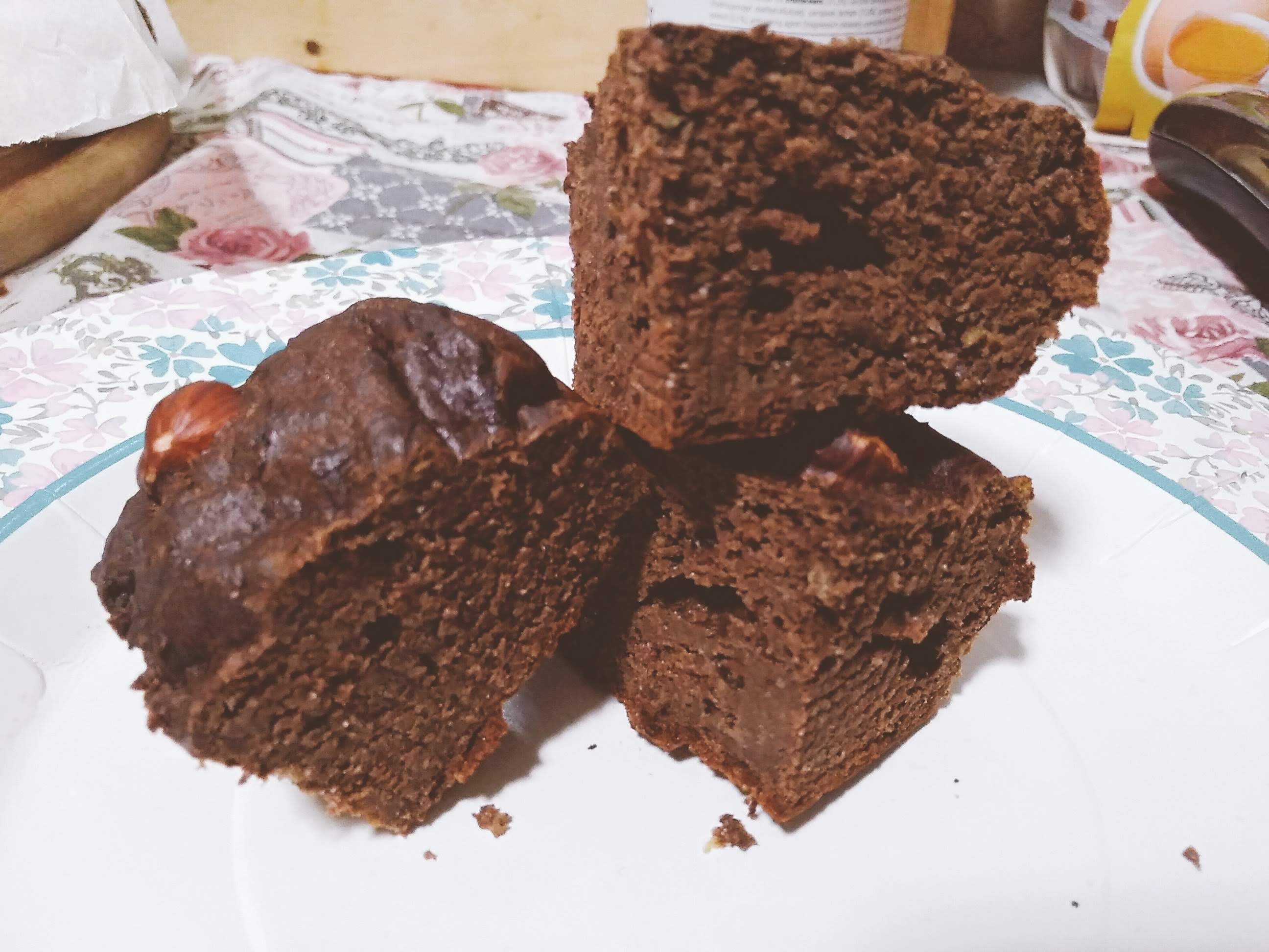 Brownie proteico fit e fudge: la nostra ricetta del brownie proteico fudge, senza farina, senza glutine, senza burro e senza zucchero. Da non crederci :-))