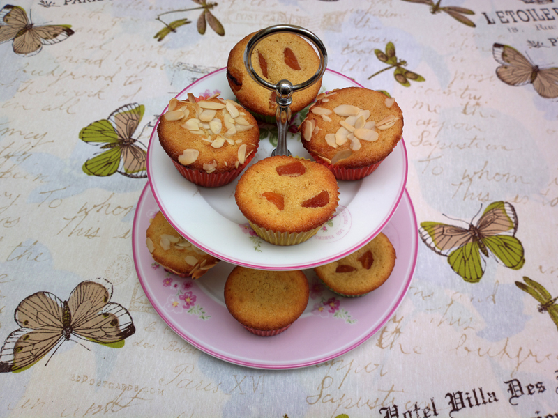 Muffin con farina di kamut e albicocche