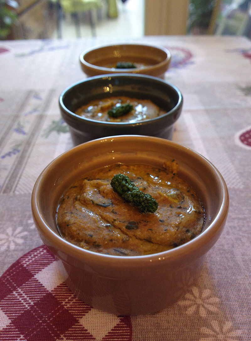 Farinata di cavolo nero - piatto della tradizione toscana
