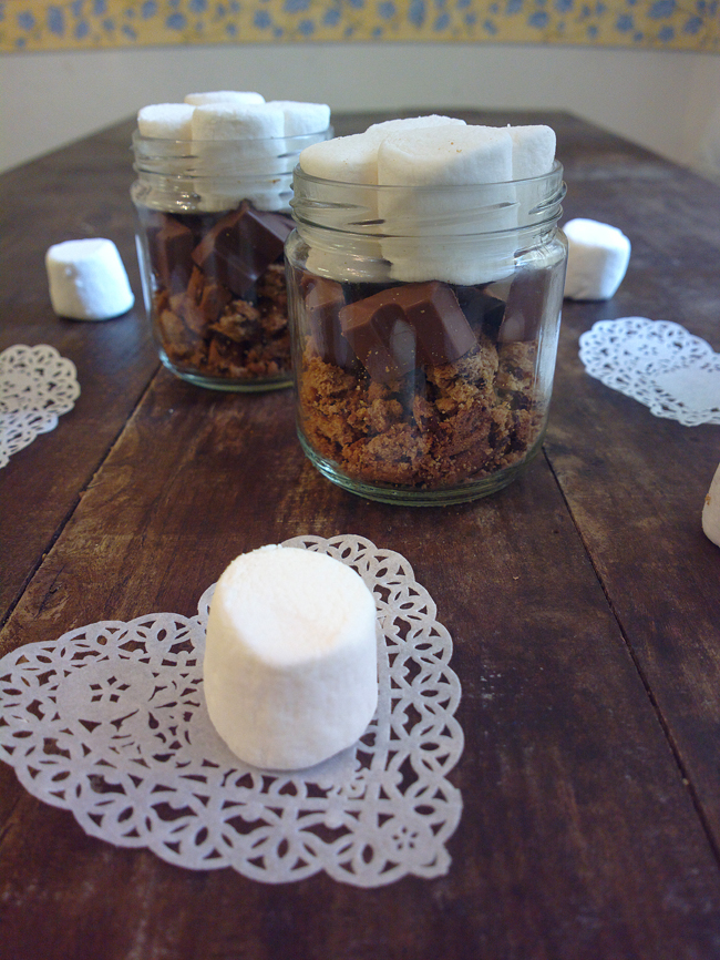 S'more in a jar - dolcetti di marshmallow al microonde