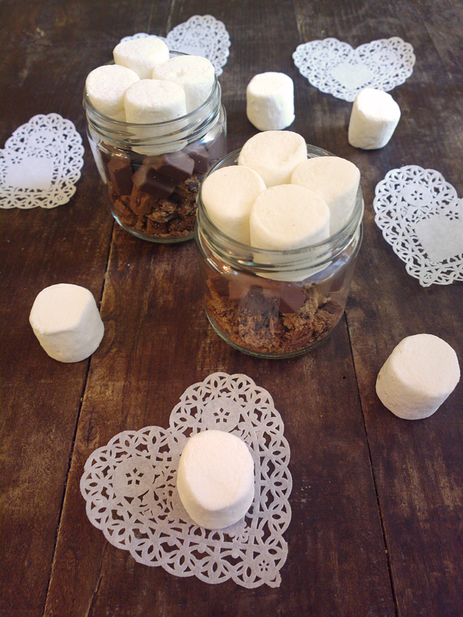 S'more in a jar - dolcetti di marshmallow al microonde