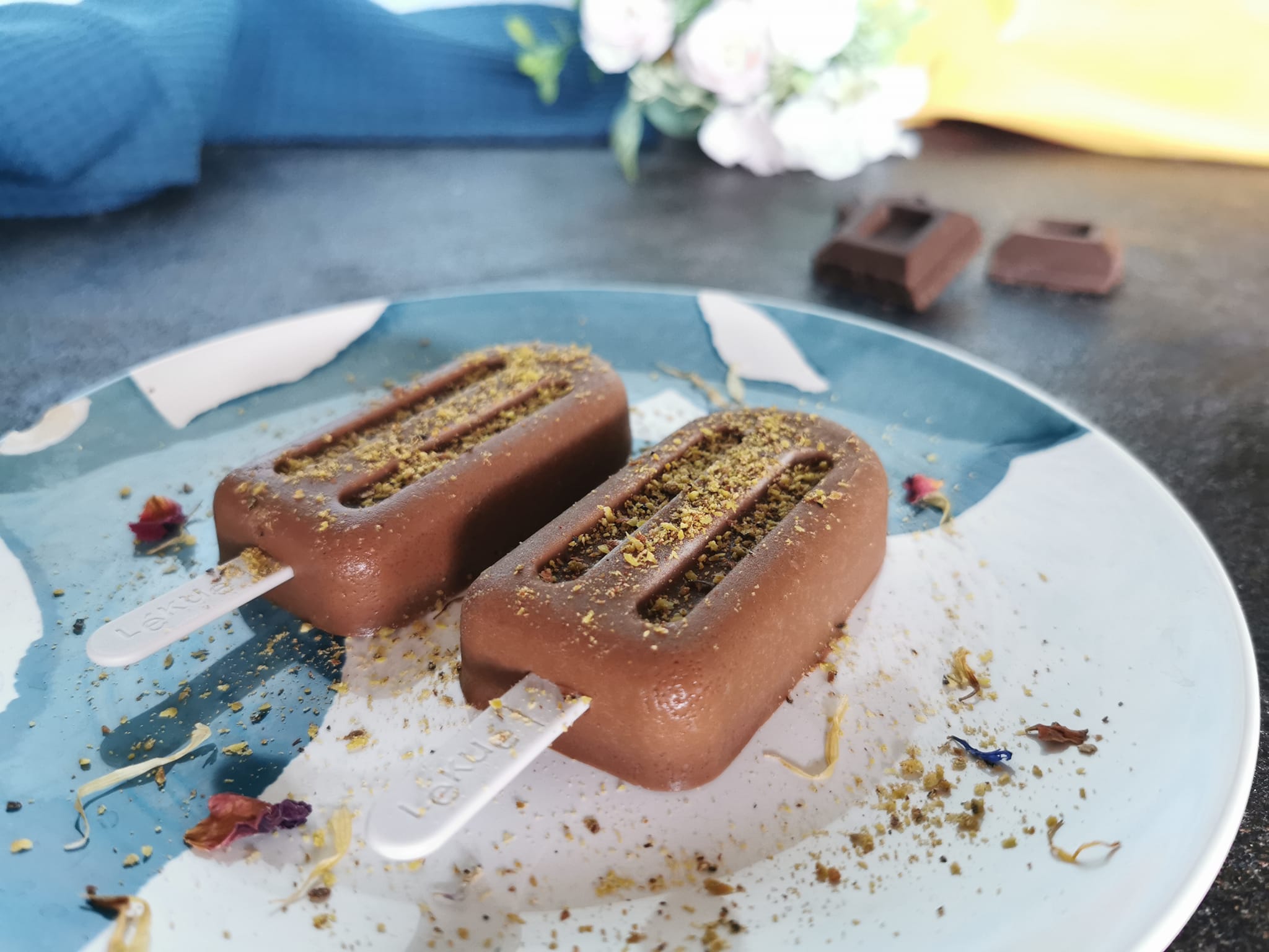 Gelato stecco cioccolato e latte di nocciola senza lattosio