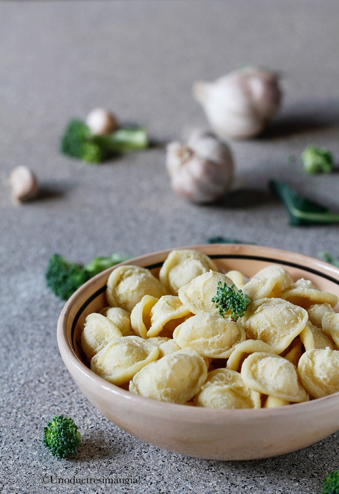 Orecchiette Con I Broccoli - Ricetta Pugliese · Unoduetresimangia!